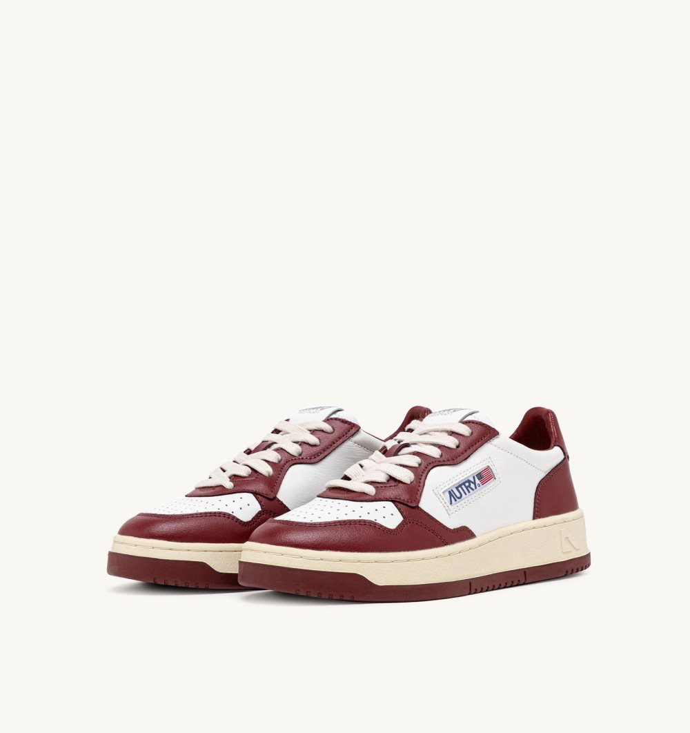 White / Burgundy Autry Medalist Low Bicolor Sneakers Syrah Leather | TLQRUI845