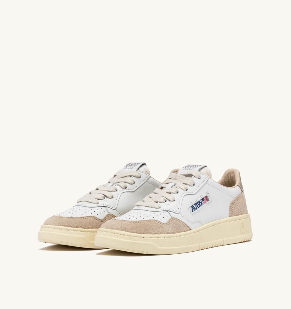 White / Gold Autry Medalist Low Sneakers Leather | XINLMJ417