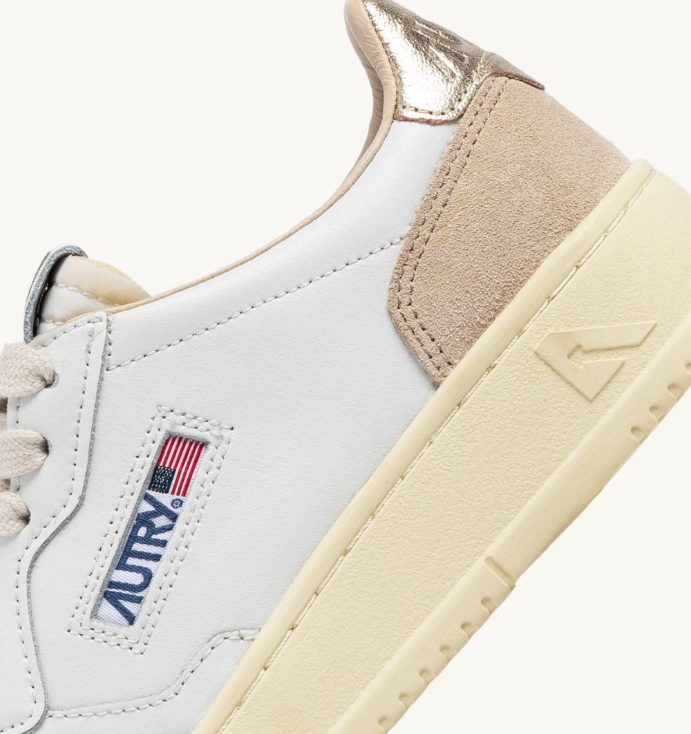 White / Gold Autry Medalist Low Sneakers Leather | XINLMJ417