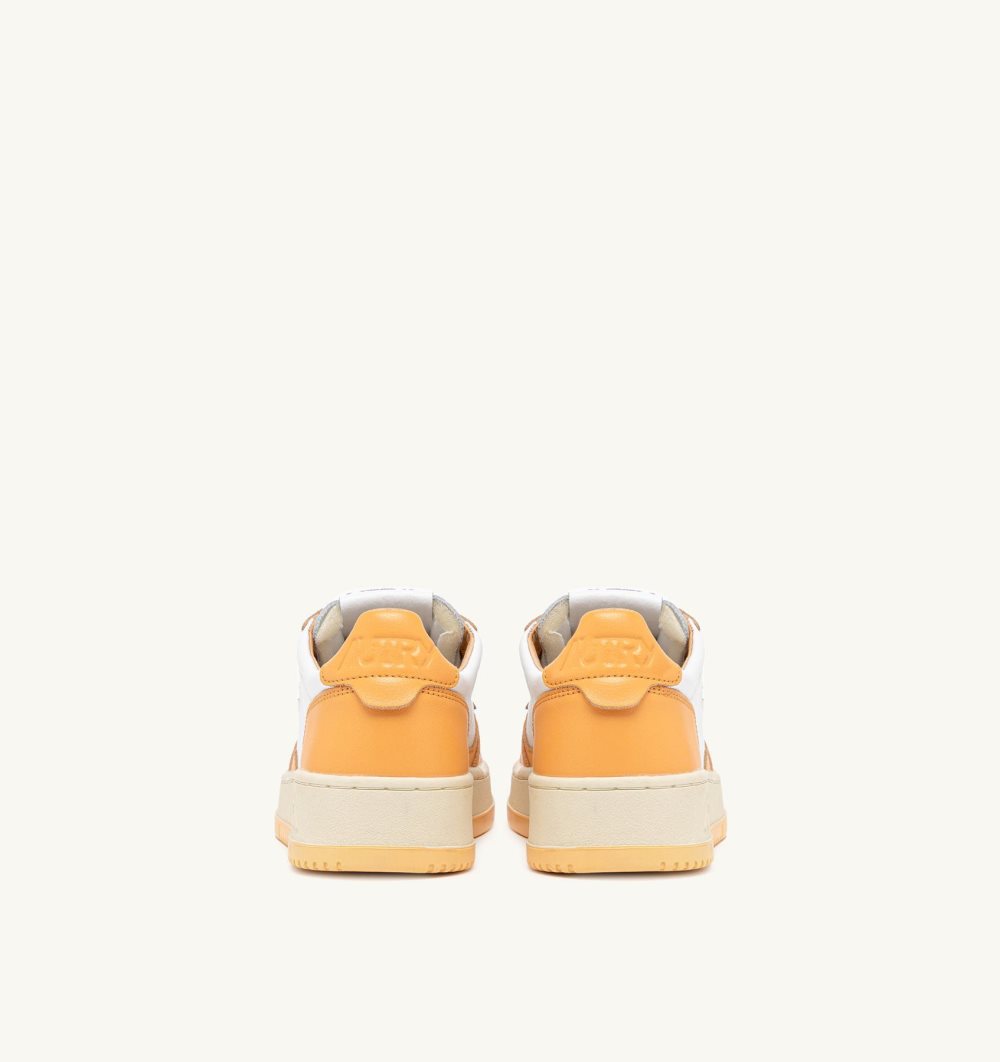 White / Orange Autry Medalist Low Sneakers Two-tone Leather | OMSQIE845