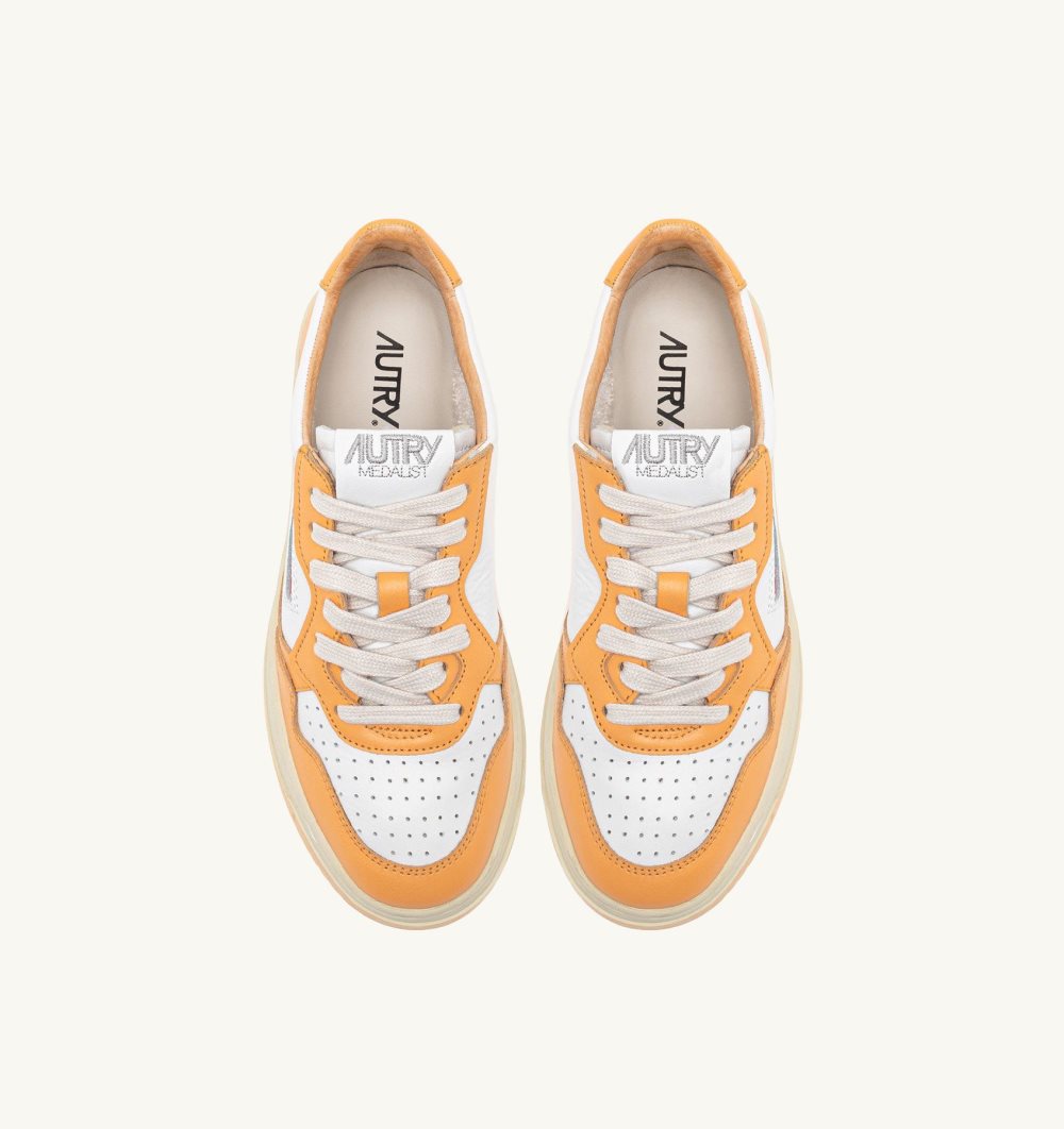 White / Orange Autry Medalist Low Sneakers Two-tone Leather | OMSQIE845