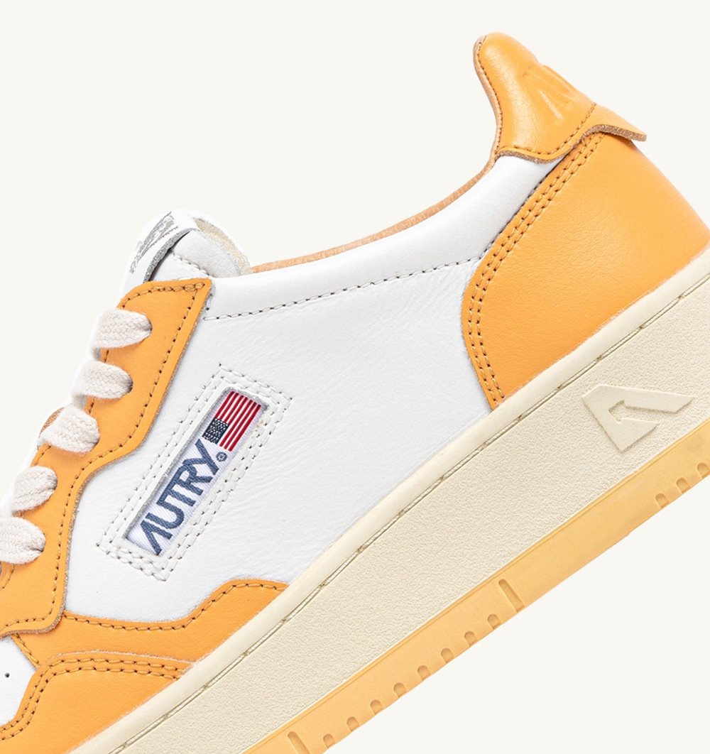 White / Orange Autry Medalist Low Sneakers Two-tone Leather | OMSQIE845