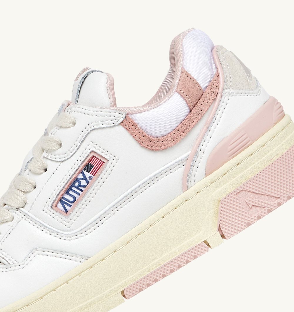 White / Pink Autry Clc Low Sneakers Leather Powder Suede | LMRFGZ340