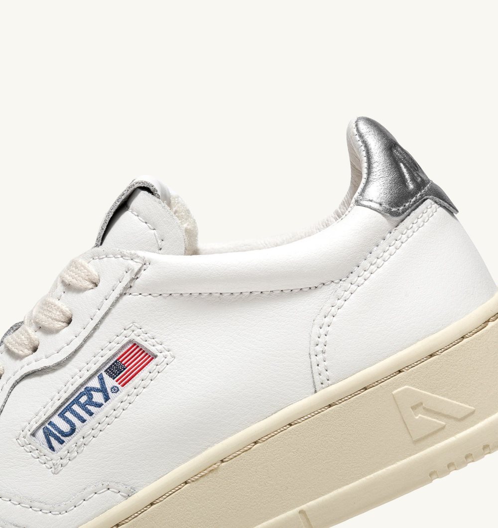 White / Silver Autry Medalist Low Sneakers Leather | JNDUBA318