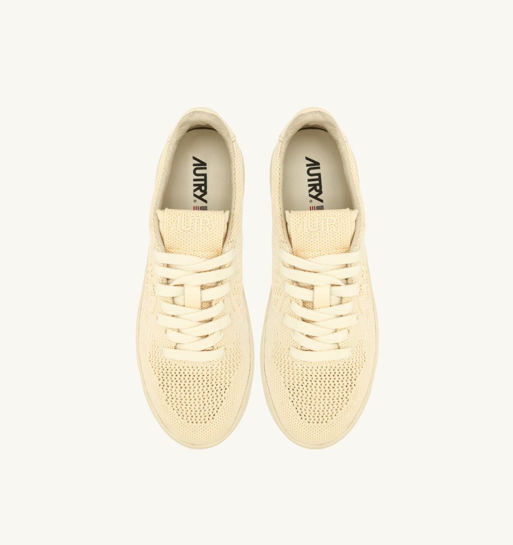 Yellow Autry Easeknit Medalist Low Sneakers Pearsorbet | CXRDEJ504