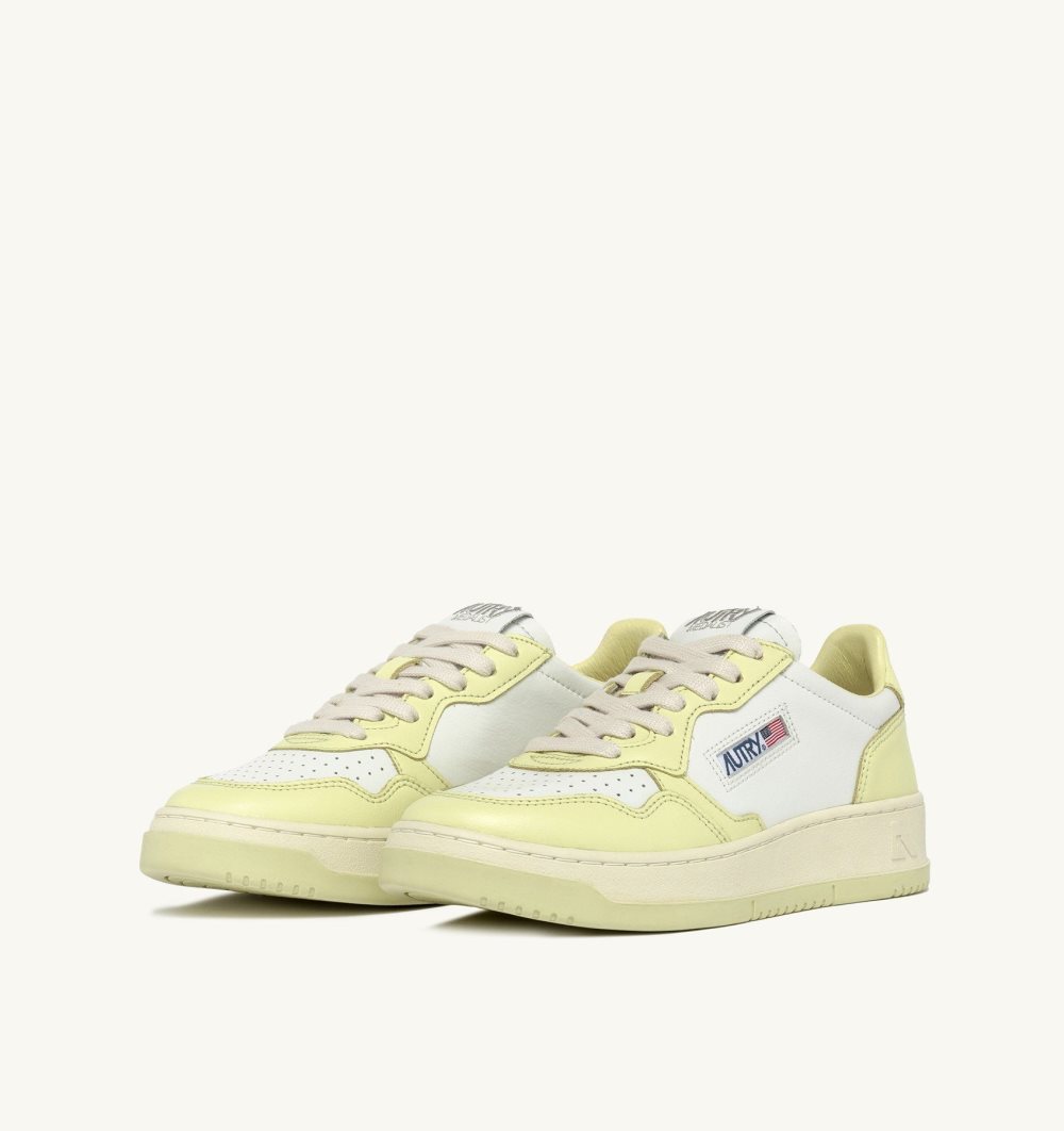 Yellow / White Autry Medalist Low Sneakers Leather | KACXPJ170