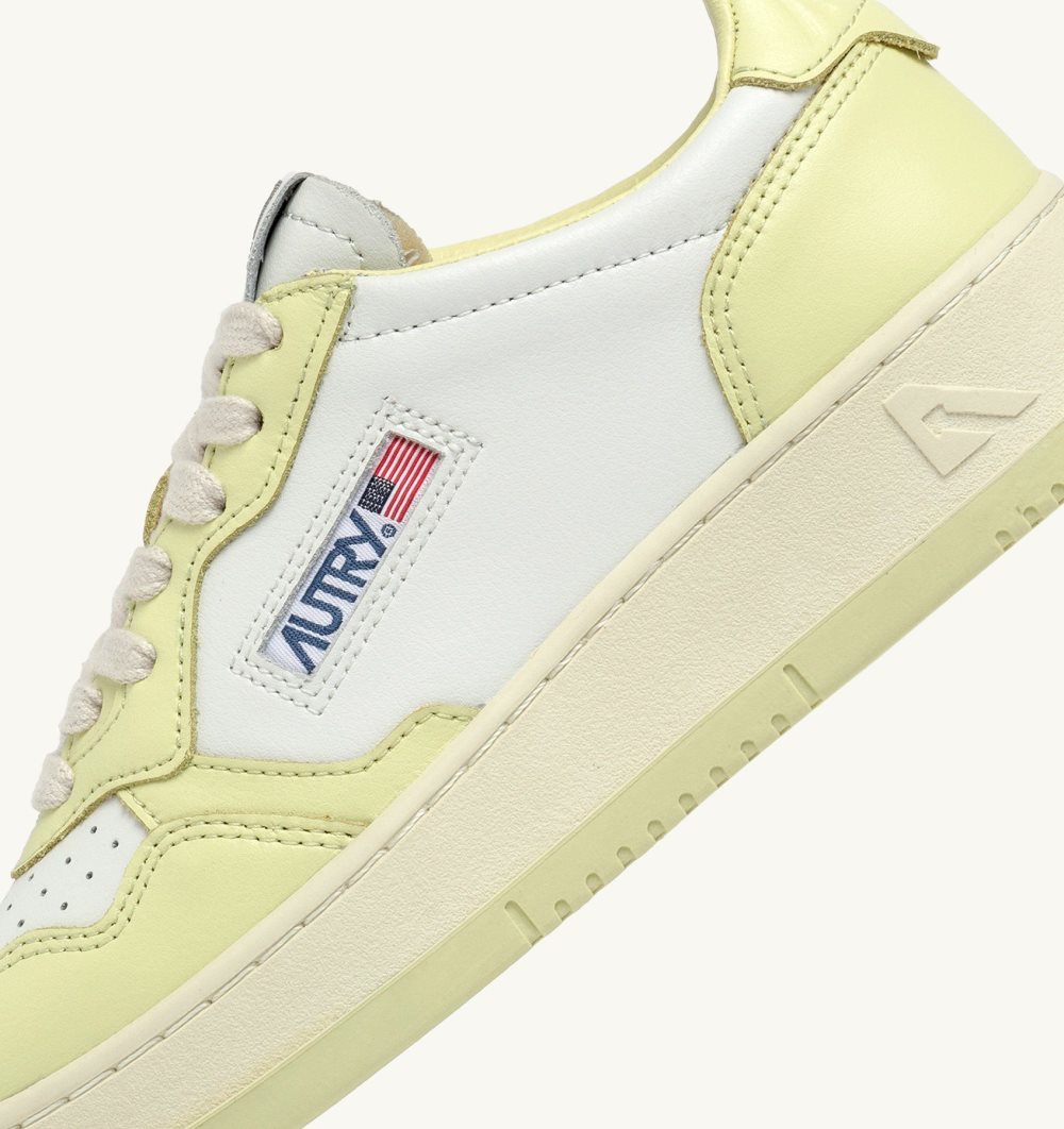 Yellow / White Autry Medalist Low Sneakers Leather | KACXPJ170